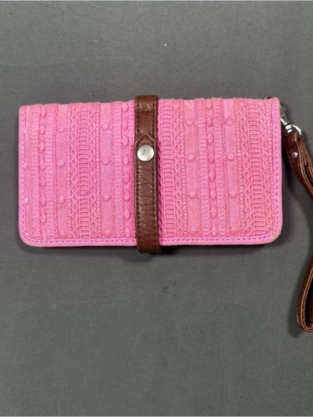 Aéropostale Pink Textured Fabric Wristlet Wallet - Women's Compact Organizer